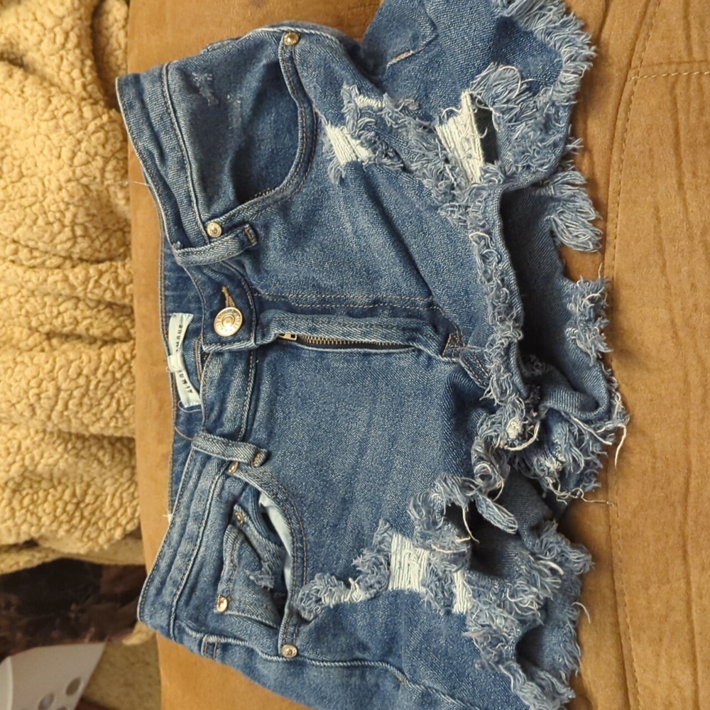 Almost Famous Size 5 Distressed Shorts